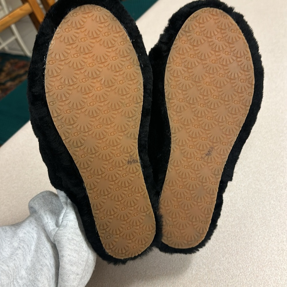 Ugg Slippers - Picture 2 of 3